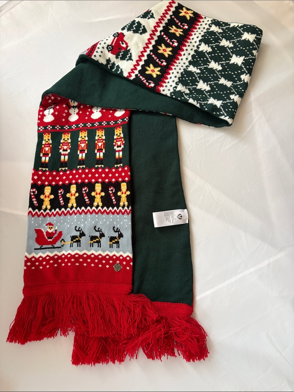 Fraas Holiday Green and Red Knit Scarf - Festive Pattern